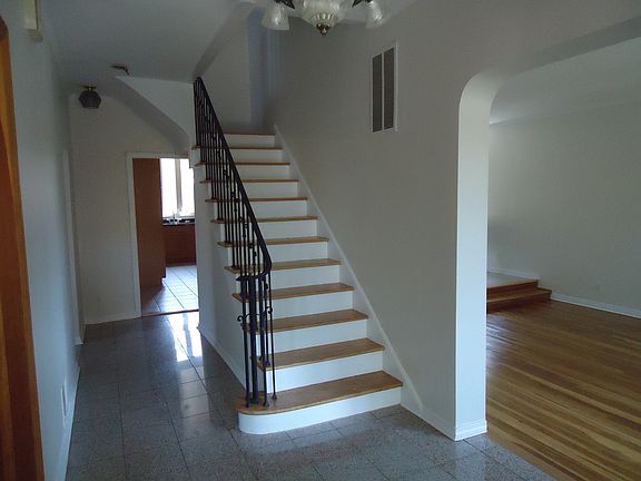 2nd image of 62-11 Asquith Cres