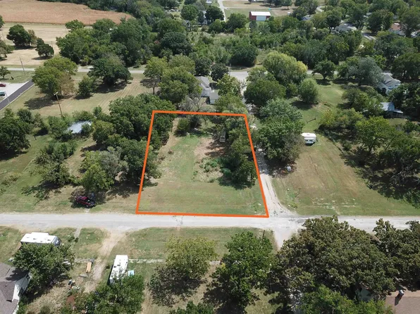 511 N Pennsylvania St, Howard, KS 67349
