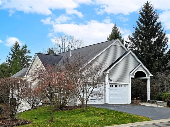 5565 Lakewood Trl, Canandaigua, NY 14424
