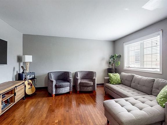 5th image of 30 Newfoundland Drive