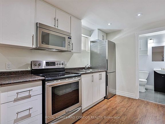 2nd image of 25 Goodwood Park Cres Basement 2