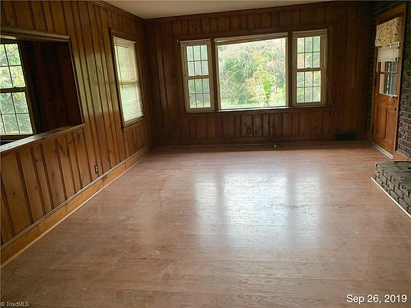 4th image of 5007 Eastwin Dr