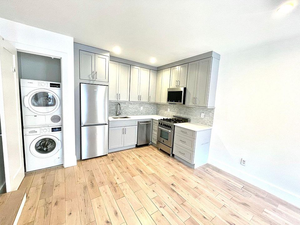 1st image of 361 E 50th St APT 6C