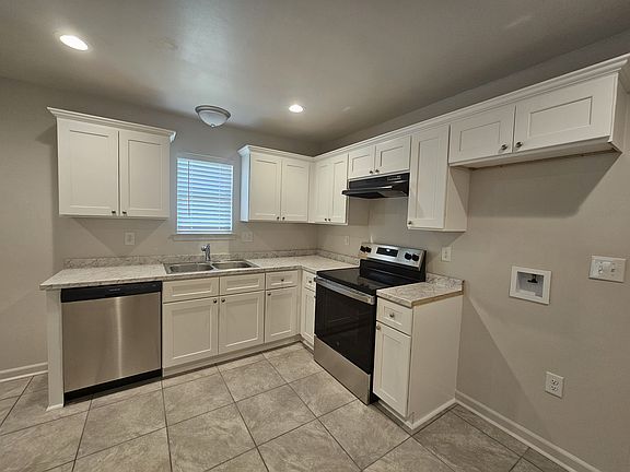 5th image of 1675 Acadian Dr