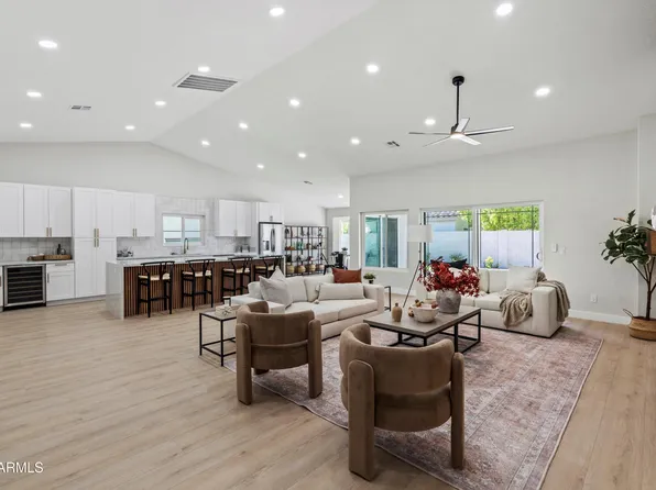 3220 W FRANKFURT Drive, Chandler, AZ 85226