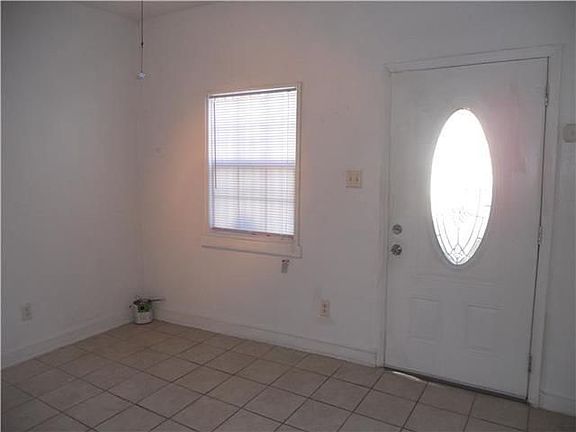 2nd image of 1324 1/2 Arts St