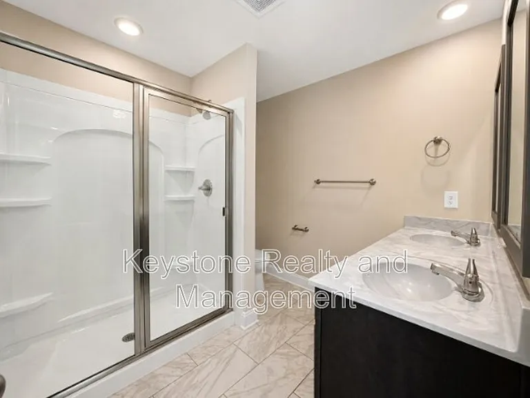 1073 Dublin Dr — Photo 8