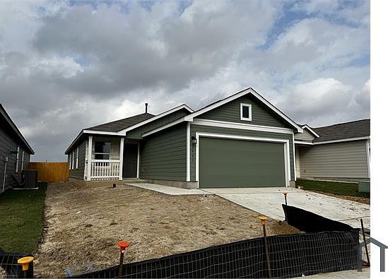 2nd image of 2903 Millican Dr