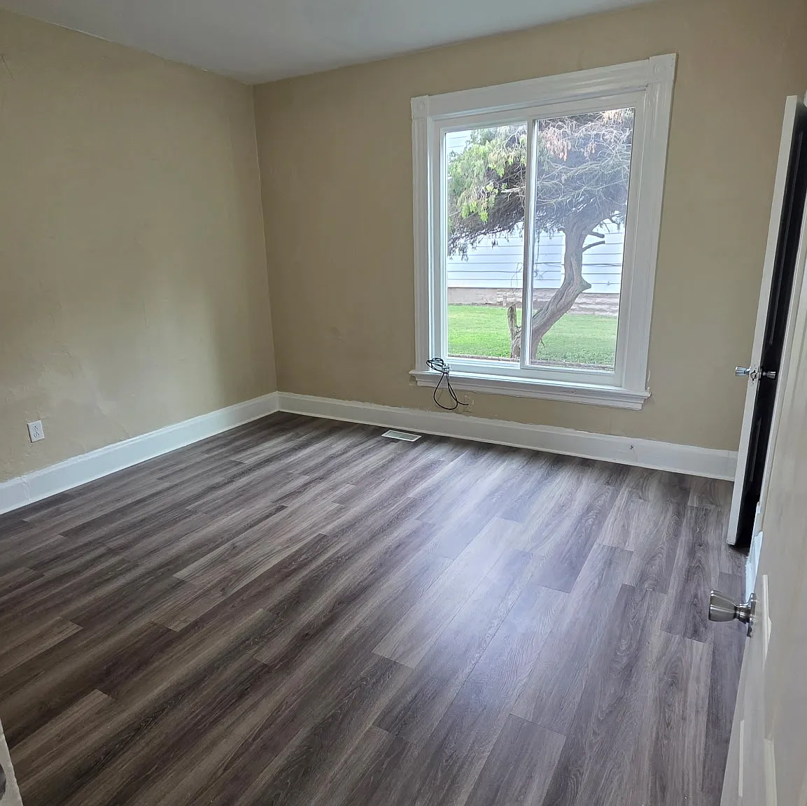 2 bed, 1177 sqft, $995 — Photo 2