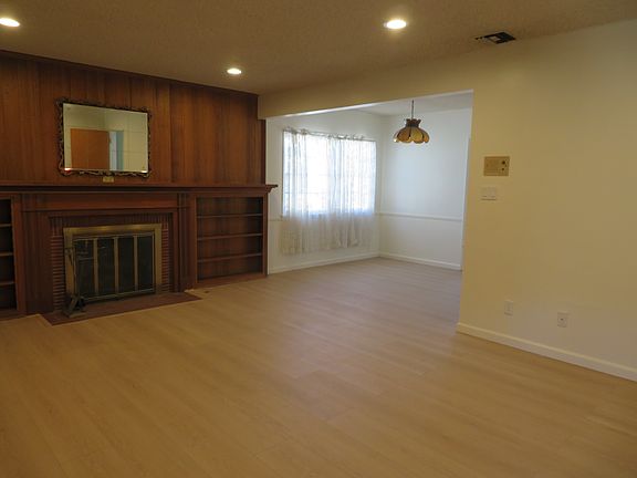 4th image of 6522 Oak Ave