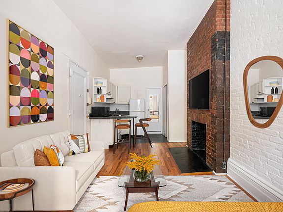 4th image of 216 E 17th St APT 1F
