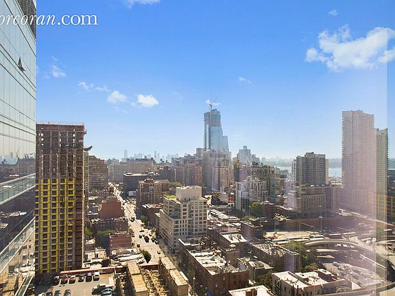 4th image of 350 W 42nd St APT 25A