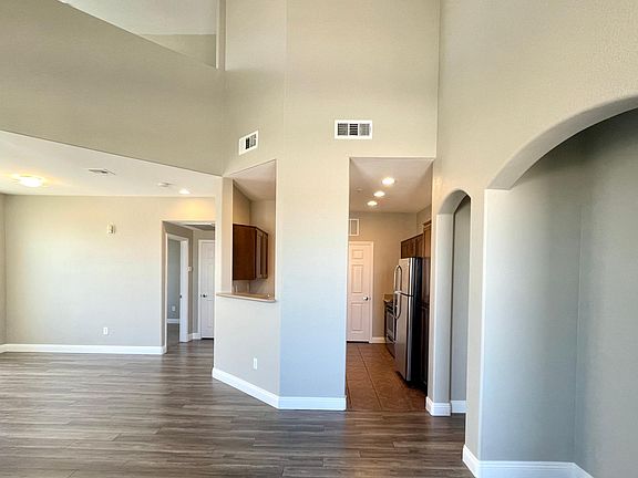 3rd image of 6777 W Maule Ave