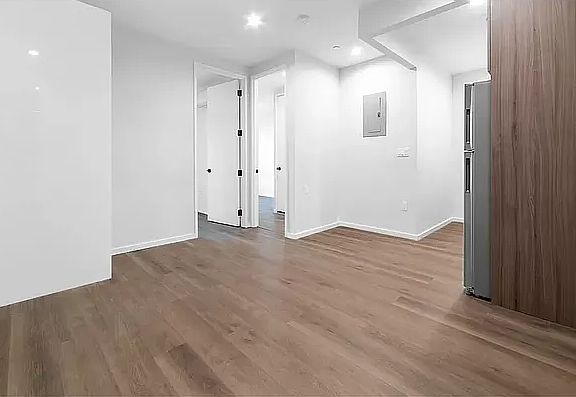 4th image of 979 E 34th St #3