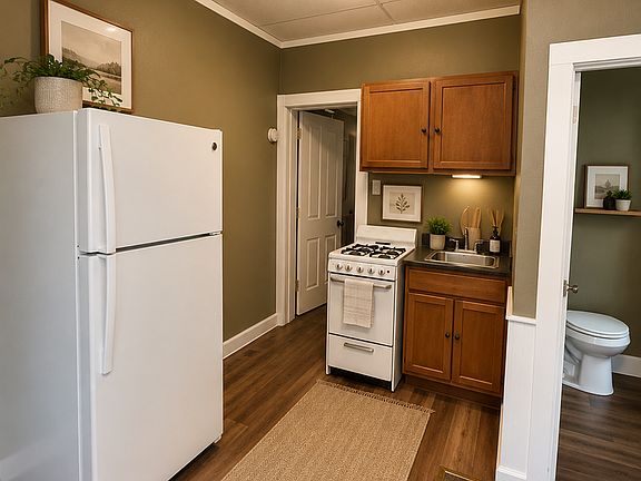 4th image of 1307 Spring St #2