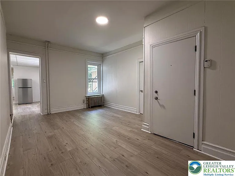 423 Front St #2 — Photo 4