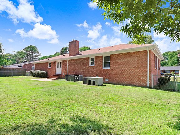5th image of 302 Cedar Rd