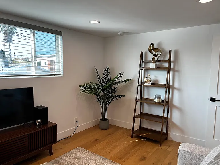 3473 Beethoven St — Photo 3