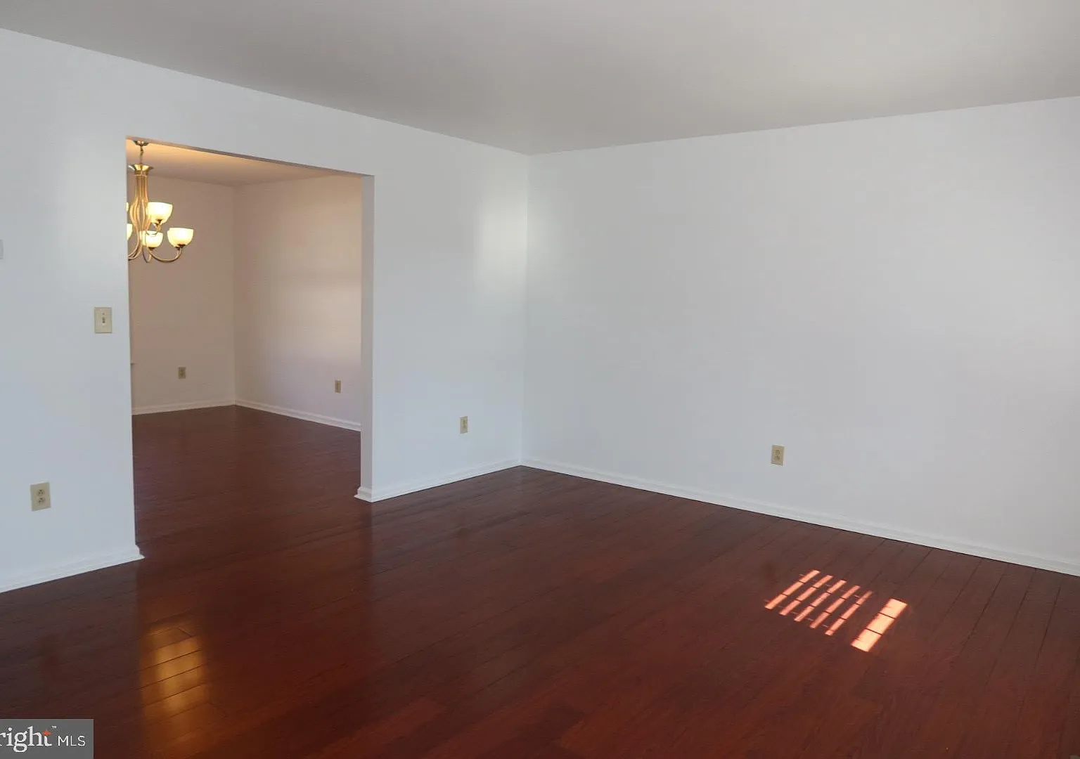 4 bed, 3.5 bath, 2168 sqft, $3,200 — Photo 2