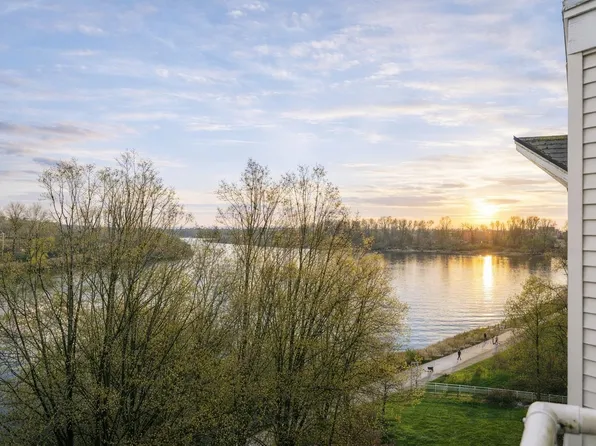 2733 E Kent Ave N #74, Vancouver, BC V5S 2L7