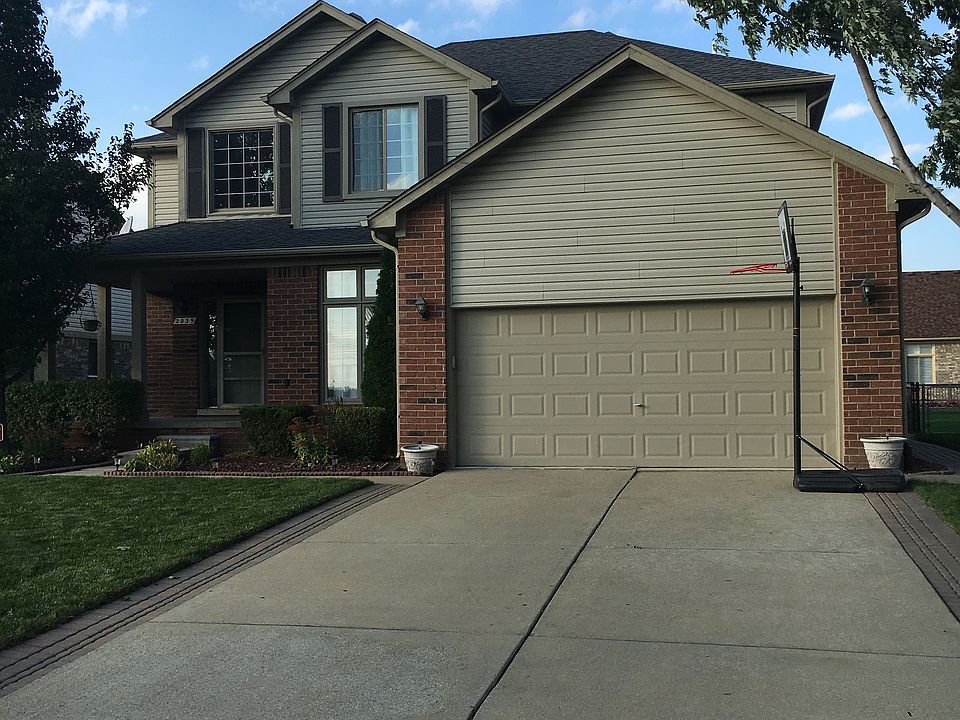 1st image of 2039 Sprucewood Dr