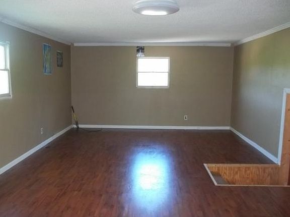 4th image of 136 Blue Bell Dr