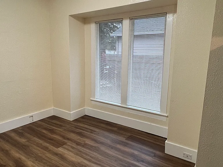 2575 Lee St SE — Photo 9