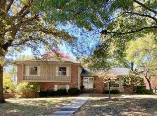 3223 SW College Ave, Topeka, KS 66611