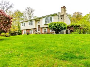 580 Barrett Hill Rd, Mahopac, NY 10541