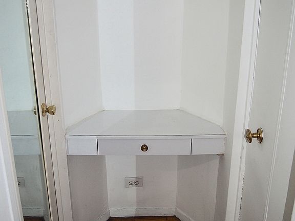 4th image of 159 W 53rd St APT 12A