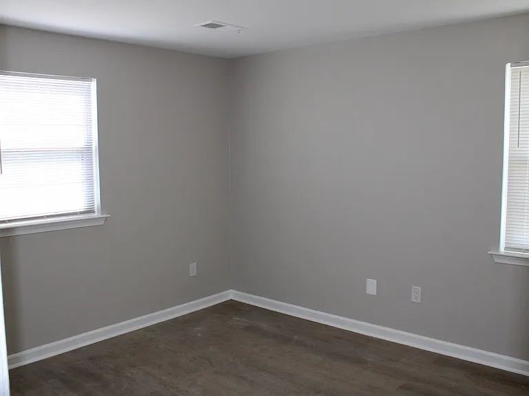 1533 Baltimore Ave — Photo 8