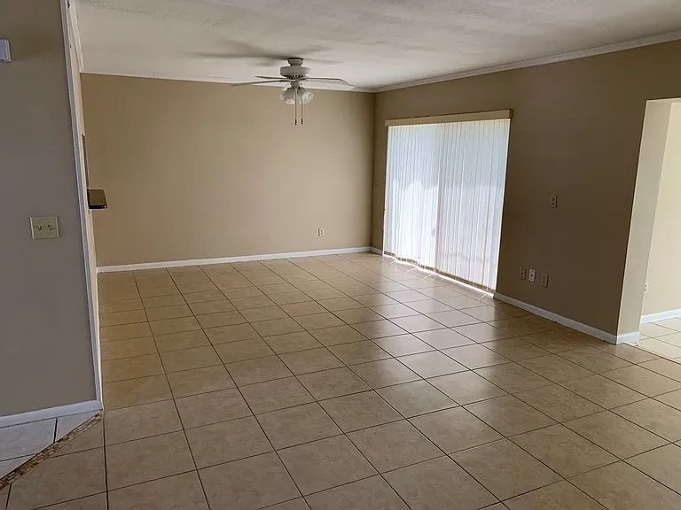 1536 N Carolwood Blvd — Photo 19