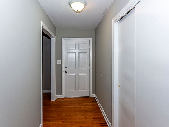 4th image of 211 Dogwood Dr