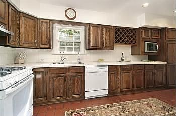 4th image of 728 Helen Dr