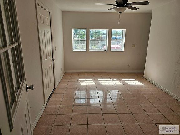 3rd image of 30 Acacia Lake Dr