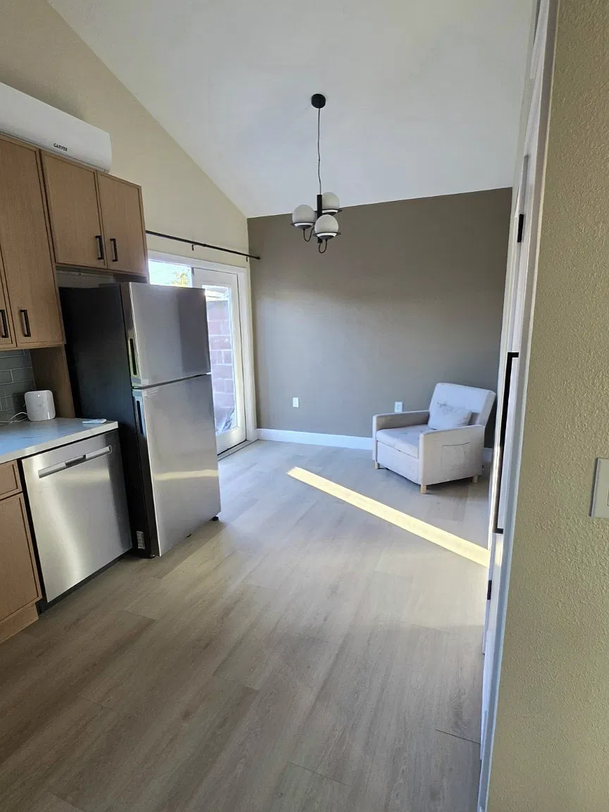 5920 Gaviota Ave — Photo 2