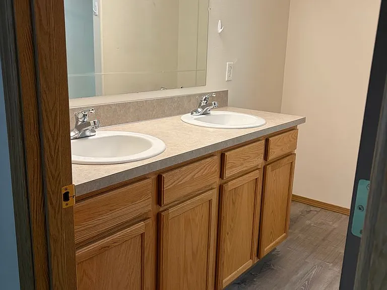 183 E Roosevelt St — Photo 25