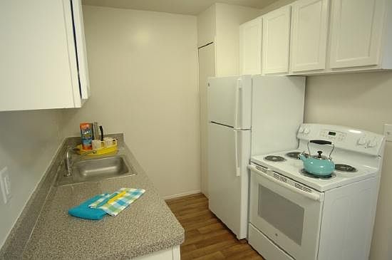 2nd image of 30633 Jeffrey Ct #202