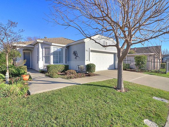 2nd image of 360 Edgewood Drive