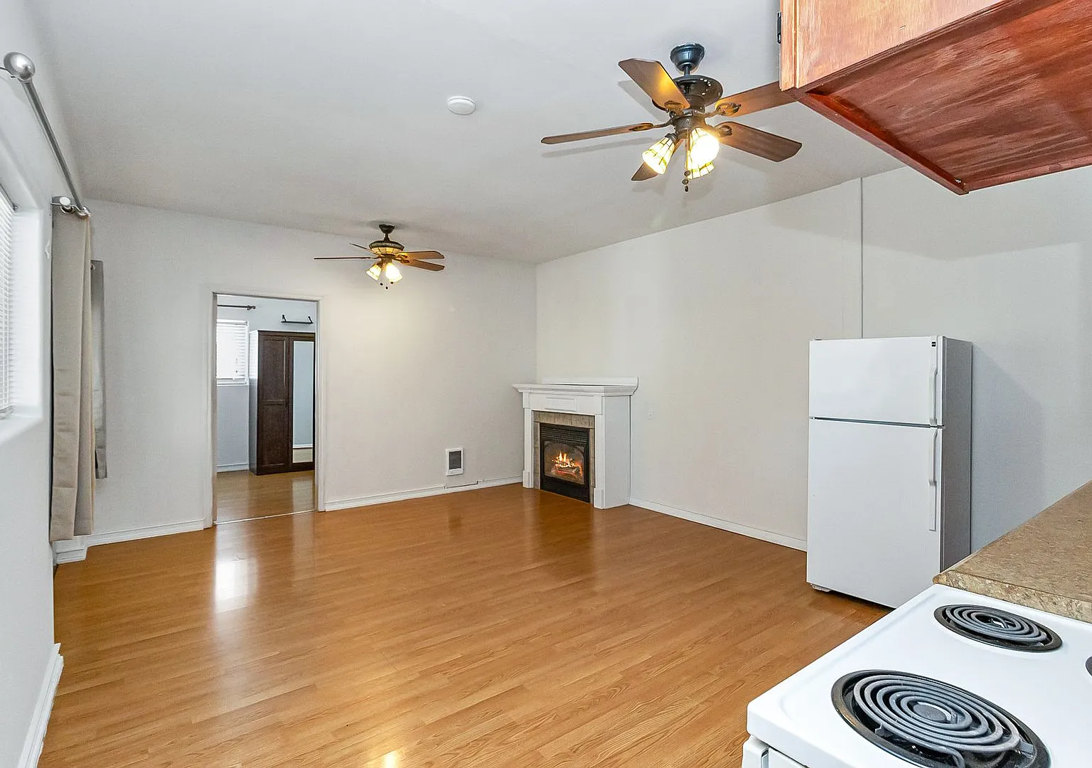 Everett 1 bedroom 3/4 bath detached unit — Photo 4