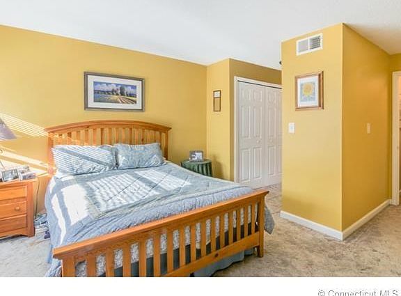 3rd image of 17 Beecher Ln