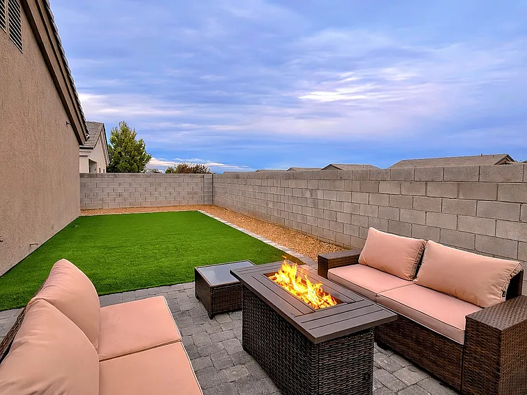 3406 Charleston St — Photo 32