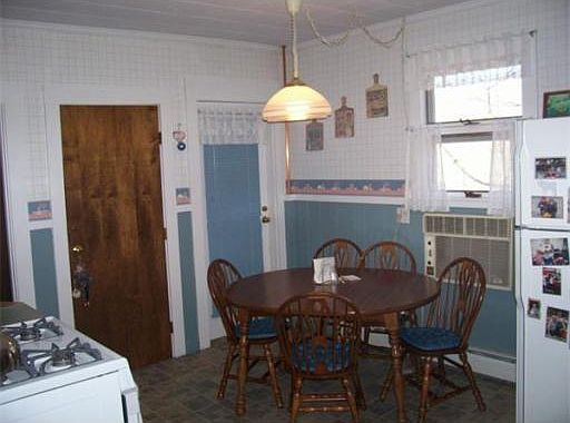 5th image of 29 Brickett Ave