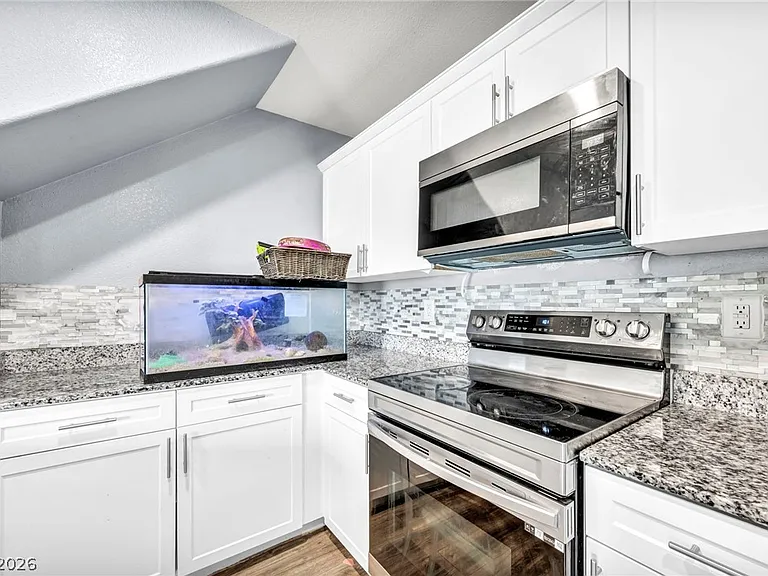 2645 Wimbledon White Ct — Photo 26