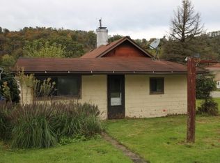 308 4th St, Newell, PA