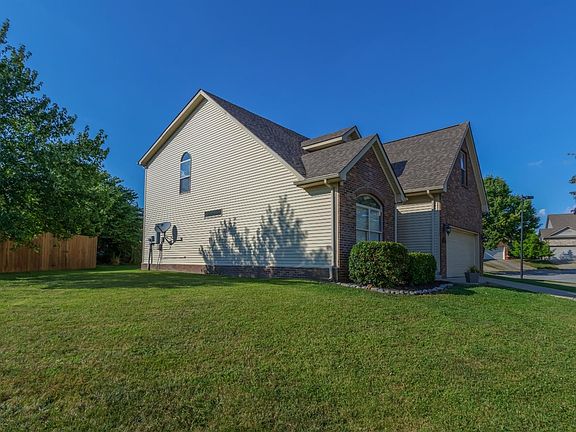3rd image of 317 Cedar Ml