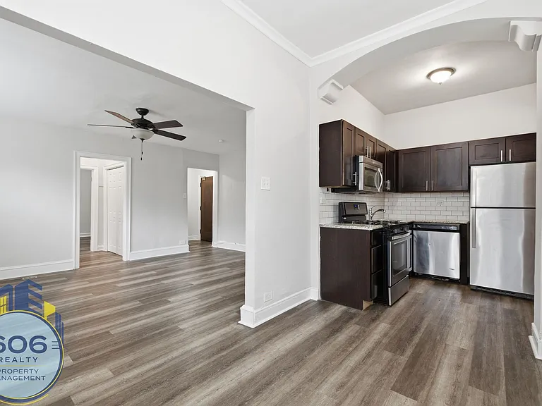 The Ashland Tower Modern Living in the Heart of Rogers Park — Photo 33
