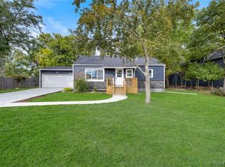 180 Summit Ave, Orchard Park, NY 14127