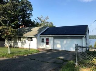 24 White Island Rd, Halifax, MA 02338