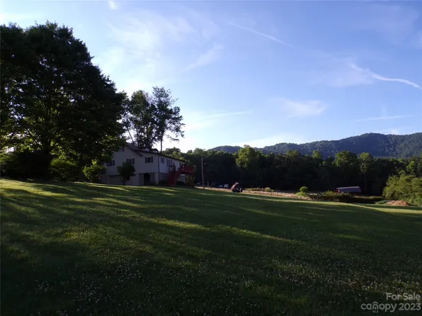 217 Hookers Gap Rd, Candler, NC 28715